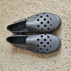 Vans crocs outdoor shoes mens size 12
